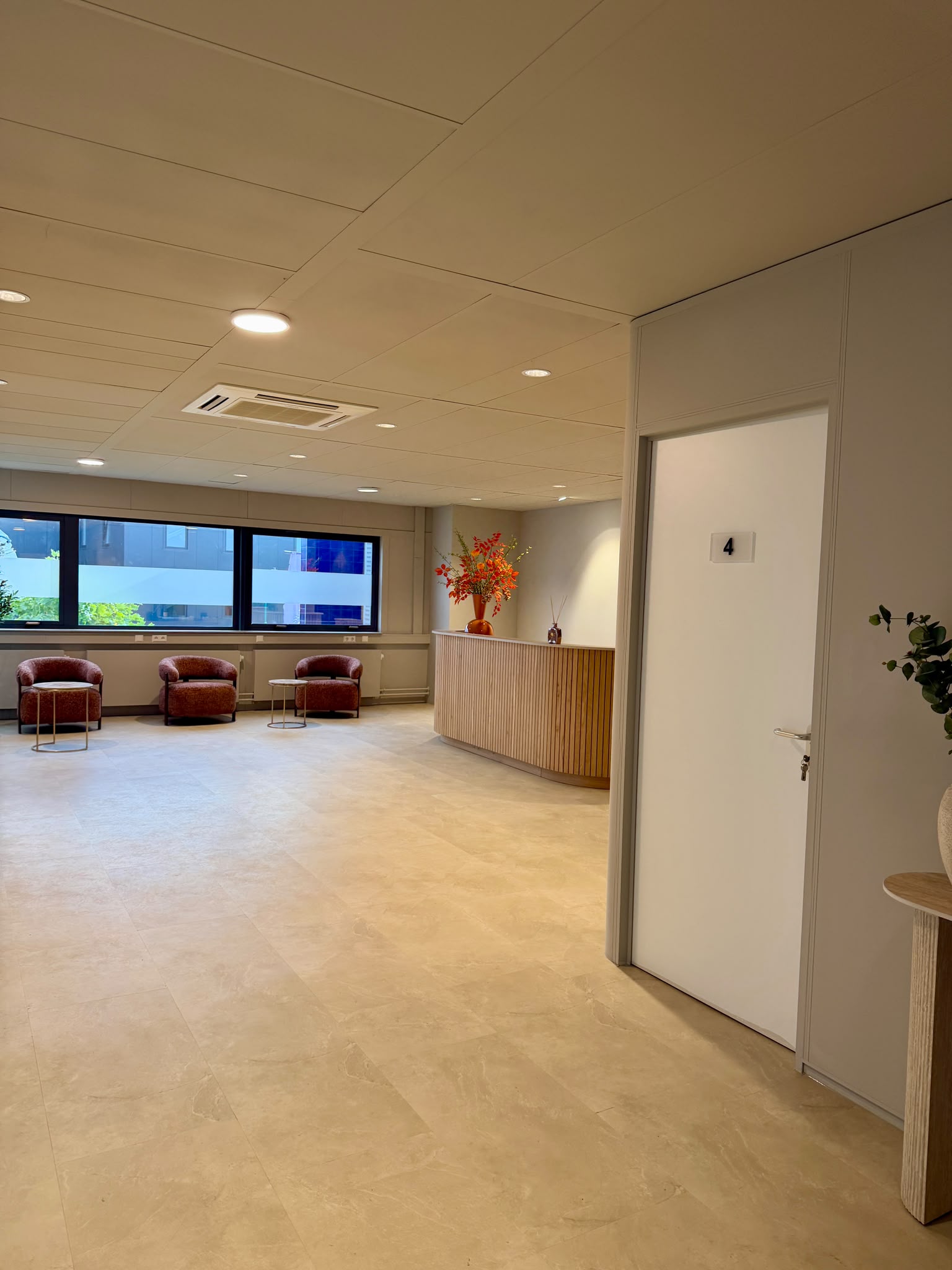 Wachtruimte van de cosmetische kliniek in Houten